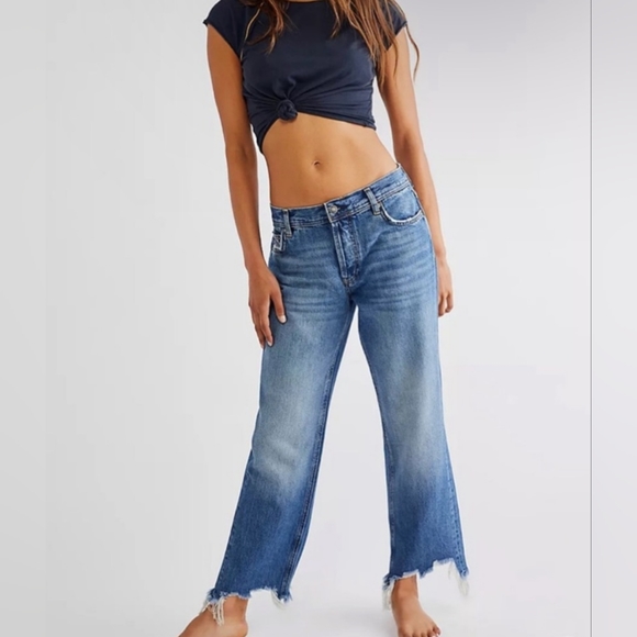 We The Free Denim - Free People We The Free Maggie Blue Distressed Raw Hem Straight Denim Jeans 29